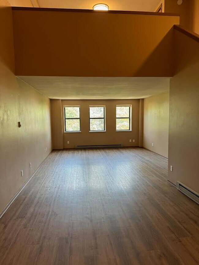 Building Photo - 46 E Jackson St