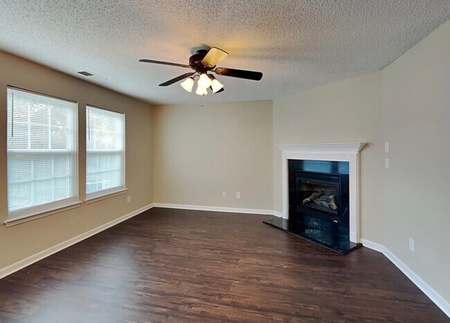 Building Photo - 4407 Staffordshire Ln