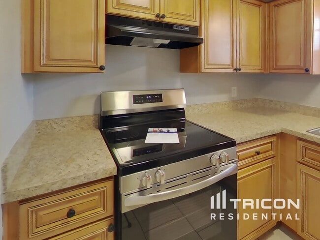 Building Photo - 804 Heidi Rd