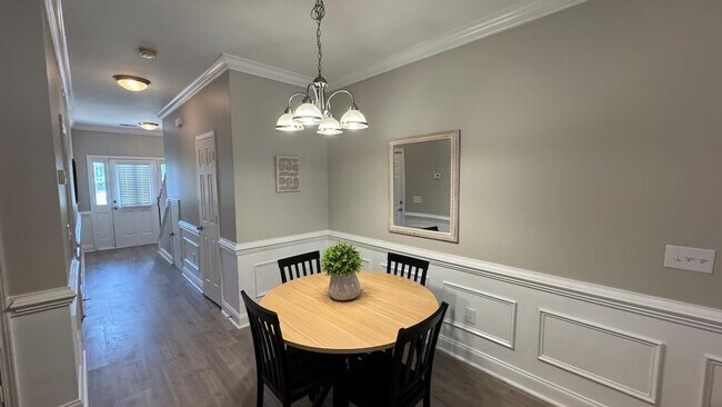 Building Photo - 115 Ponderosa Dr