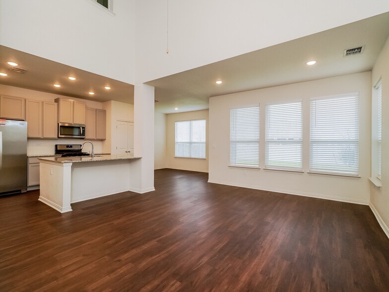 Building Photo - 2713 Brogan Crk