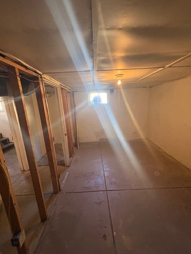 Building Photo - 2 Bedroom  1 Bathroom single family home in Peoria, IL