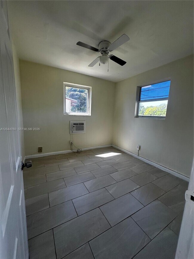 Building Photo - 26445 SW 139th Ave
