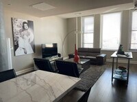 Building Photo - 256 E Main St