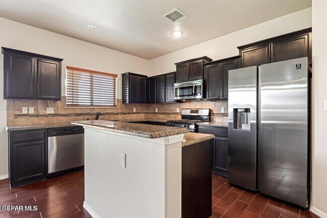 Building Photo - 2047 Dreamlight Pl
