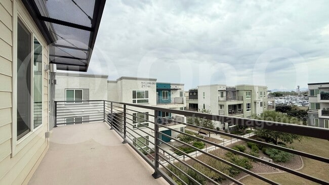 Building Photo - 1250 Abbey Ln