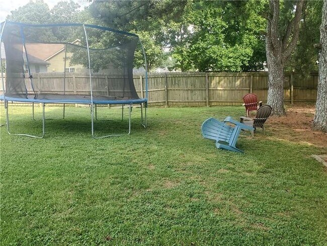 Building Photo - House - 4.5 beds 2 baths.