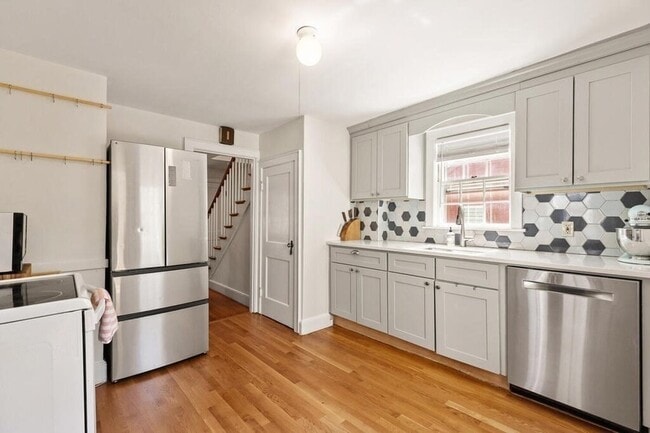 Building Photo - 7 Marrigan St