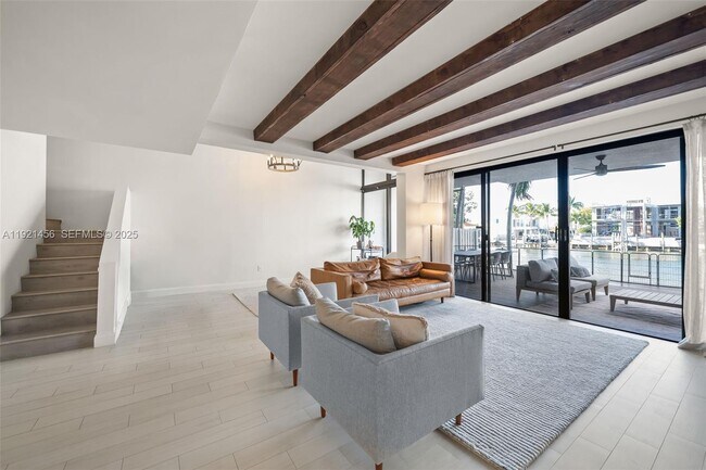 Building Photo - 429 Poinciana Island Dr