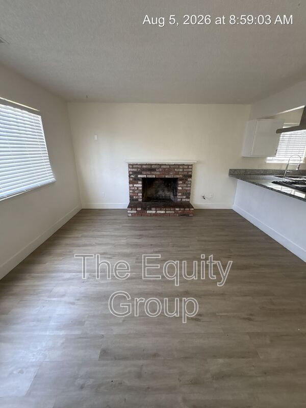 Building Photo - 2113 W Inyo Ave