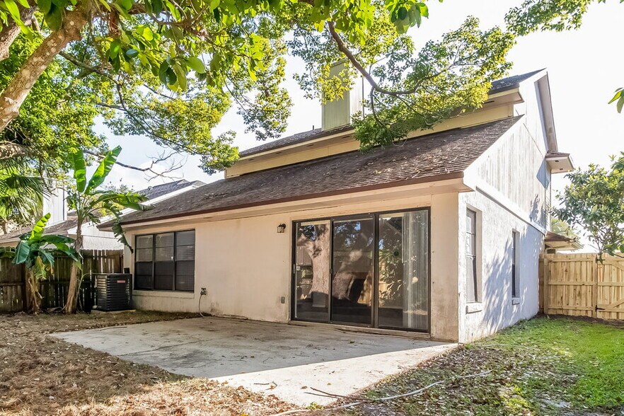 Building Photo - 395 Cidermill Pl