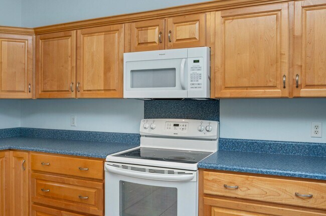 Building Photo - 322 Crescent Dr