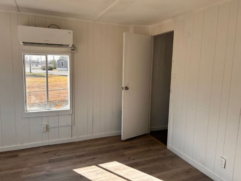 Building Photo - 6503 E Amarillo Blvd