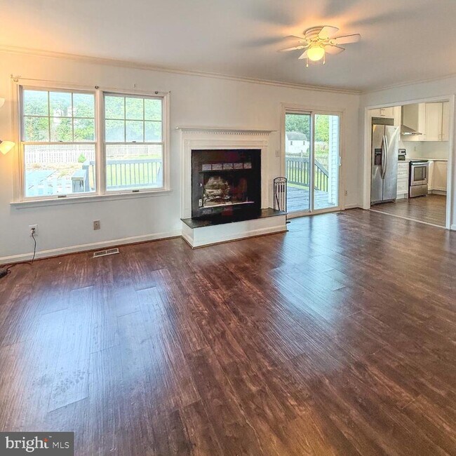 Building Photo - 3910 Red Leaf Ct
