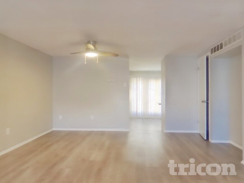 Building Photo - 5127 N Hunters Ct