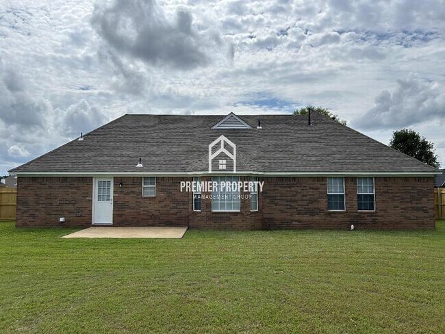 Building Photo - 6232 Ravenwood Lake Dr E