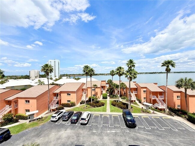 Building Photo - 7430 Sunshine Skyway Ln S