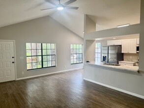 Building Photo - 3784 Lake Shore Dr