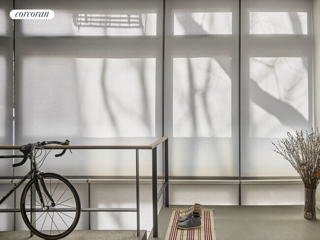 Building Photo - 21 Bleecker St