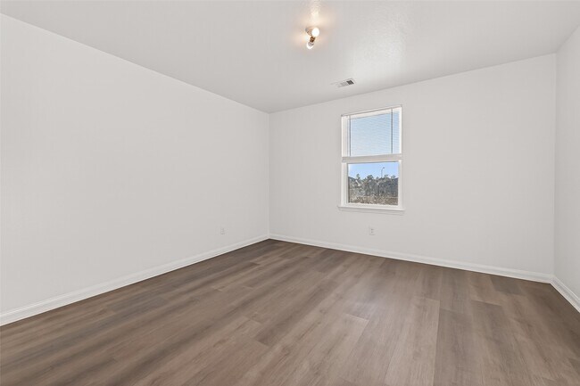 Building Photo - 20807 Echo Manor Dr