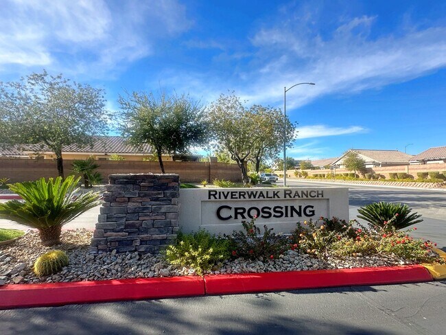 Building Photo - SINGLE STORY HOME WITH CASITA IN GATED COMMUNITY