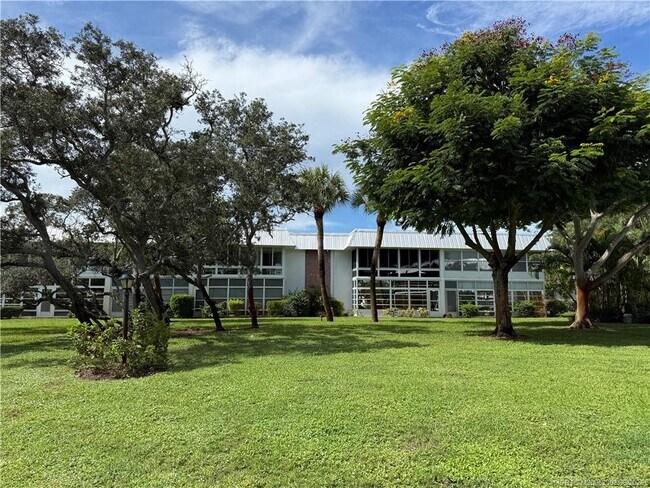 Building Photo - 2929 SE Ocean Blvd