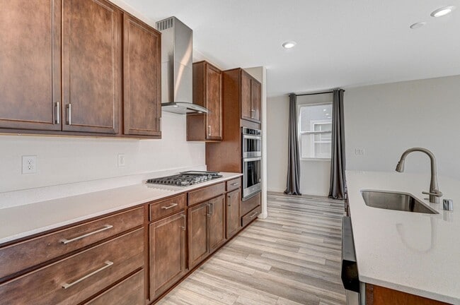 Building Photo - AMAZING 2 Story, 5 Bedroom Home in Gated community!