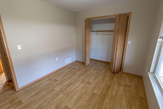 Building Photo - 1542 Florence Dr