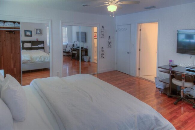 Building Photo - 606 Channel Dr