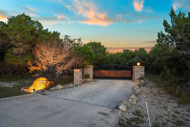 Building Photo - 1194 Vaquero Wy