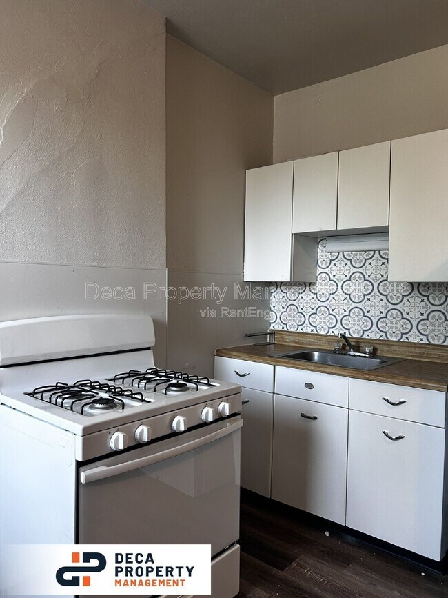 Building Photo - 3226 Utah St