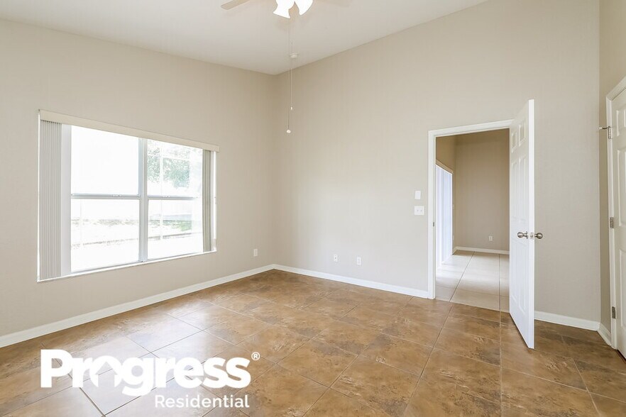 Building Photo - 202 Tower View Dr W