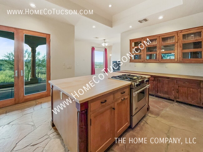 Building Photo - 1621 E Crimson Canyon Pl