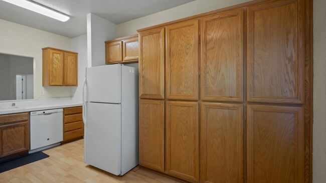 Building Photo - 3 bed 2 bath in Green Valley!