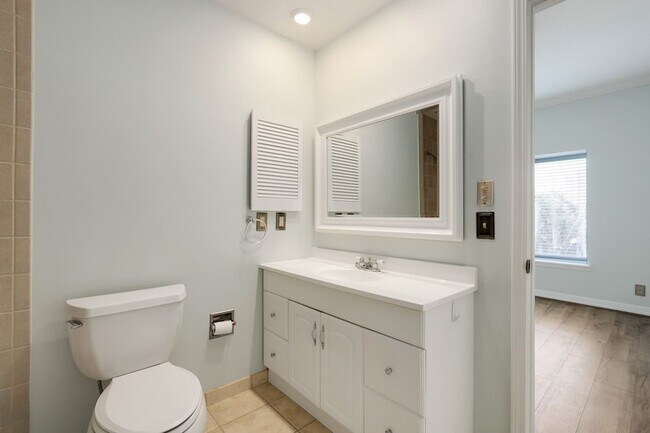 Building Photo - 2209 S Braeswood Blvd