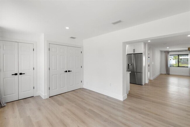 Building Photo - 312 41st Ave