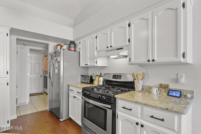 Building Photo - 10912 Loma De Luz Pl