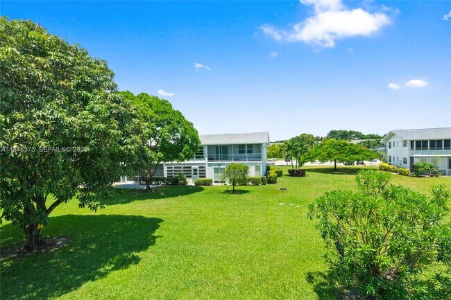 Building Photo - 431 Markham S