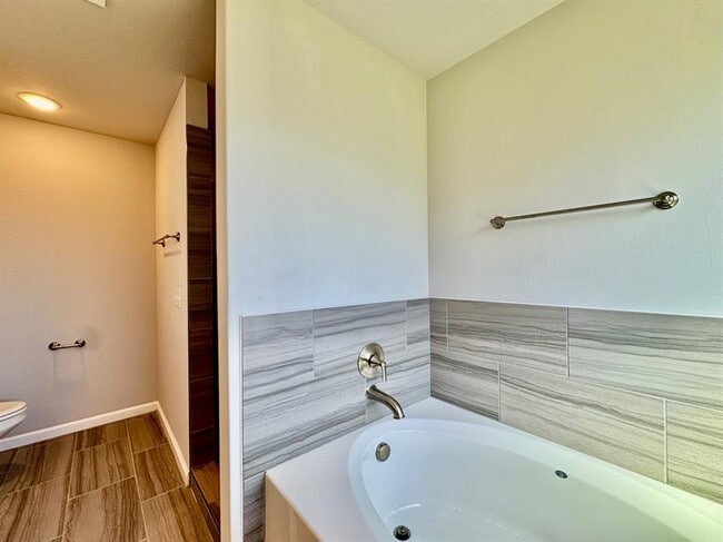 Building Photo - 18305 Autumn Grv Ct