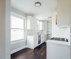 Building Photo - 4325 N Hermitage Ave