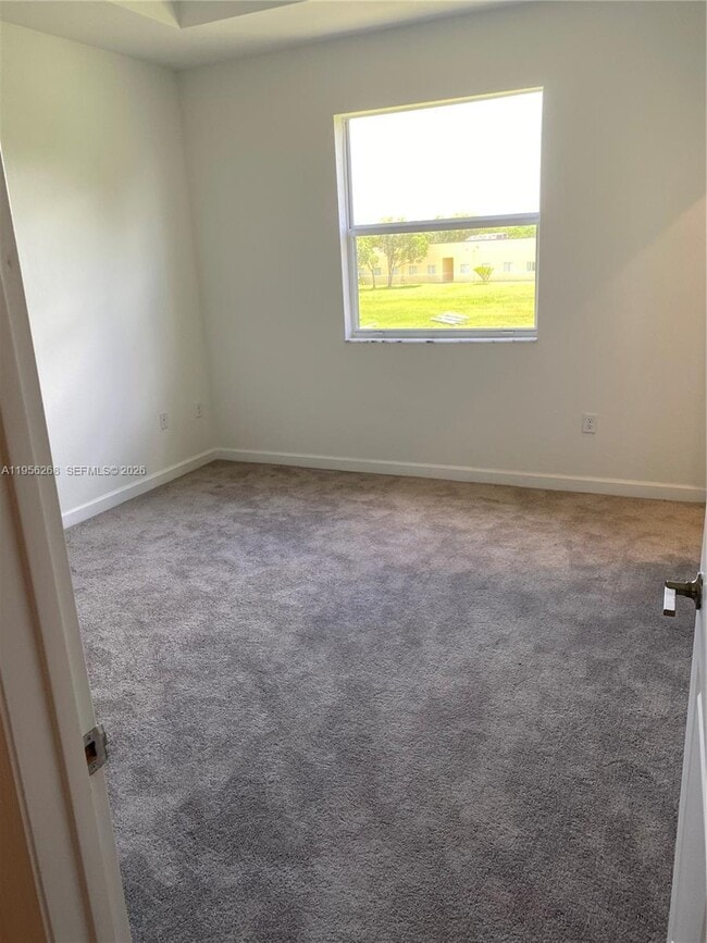 Building Photo - 2640 SE 19th St