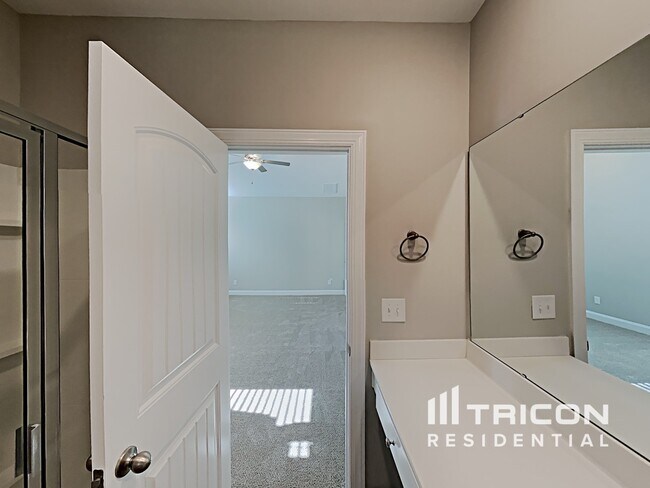 Building Photo - 505 Legacy Dr