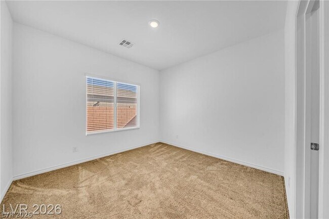 Building Photo - 2706 Song Pt Ave