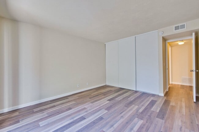 Building Photo - Reduced-Beautiful 3 bedroom 2 bath Single Family Home $4395