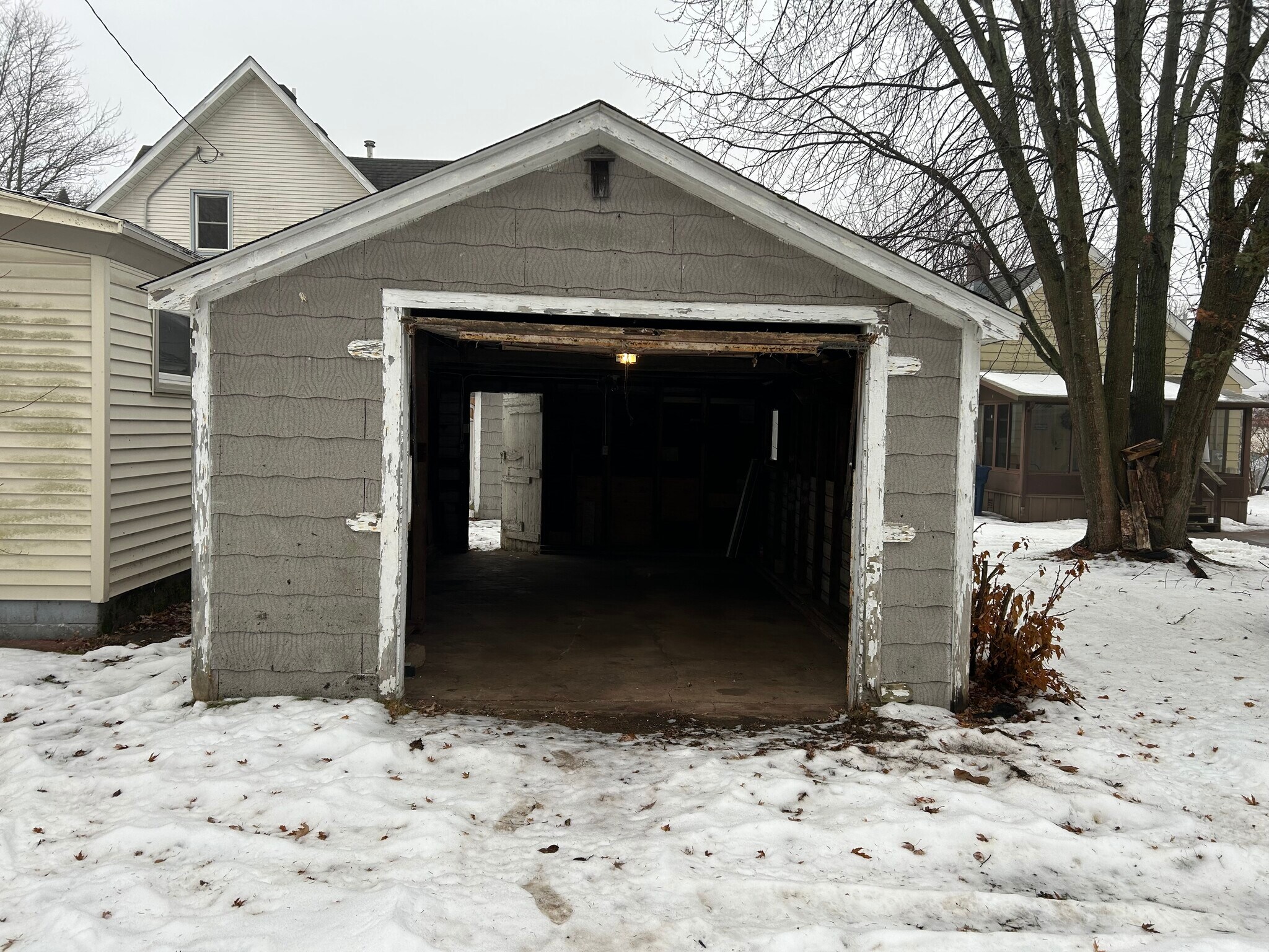 Building Photo - 711 3rd St