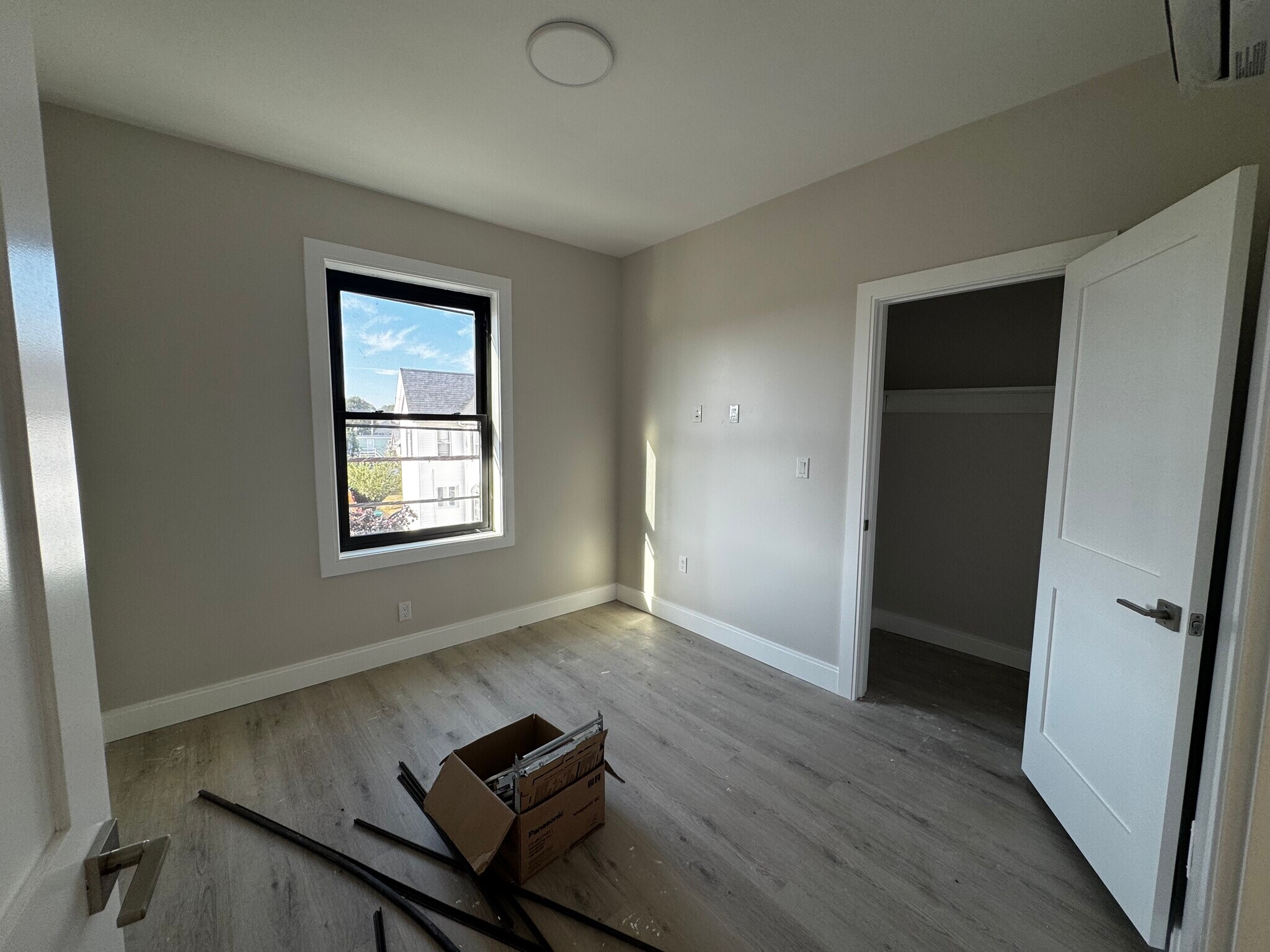 Building Photo - 50 Sachem St