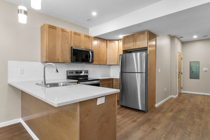 Primary Photo - Empire Blvd Estates