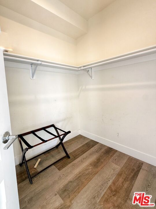 Building Photo - 723 S St Andrews Pl