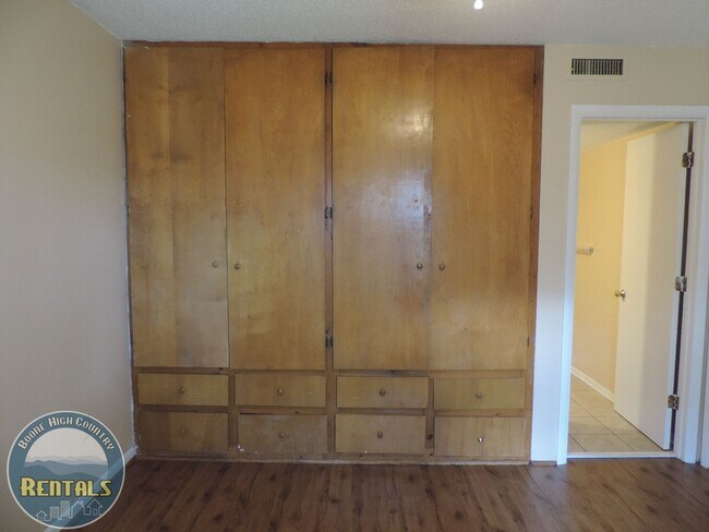 Building Photo - 2bd Condo With Great Location!