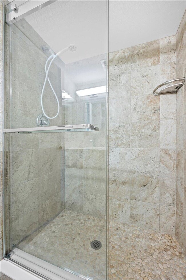 Building Photo - 101 Pinecrest Cir